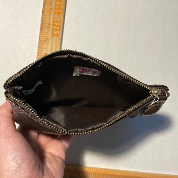Ipsy makeup bag - Picture 3 of 3